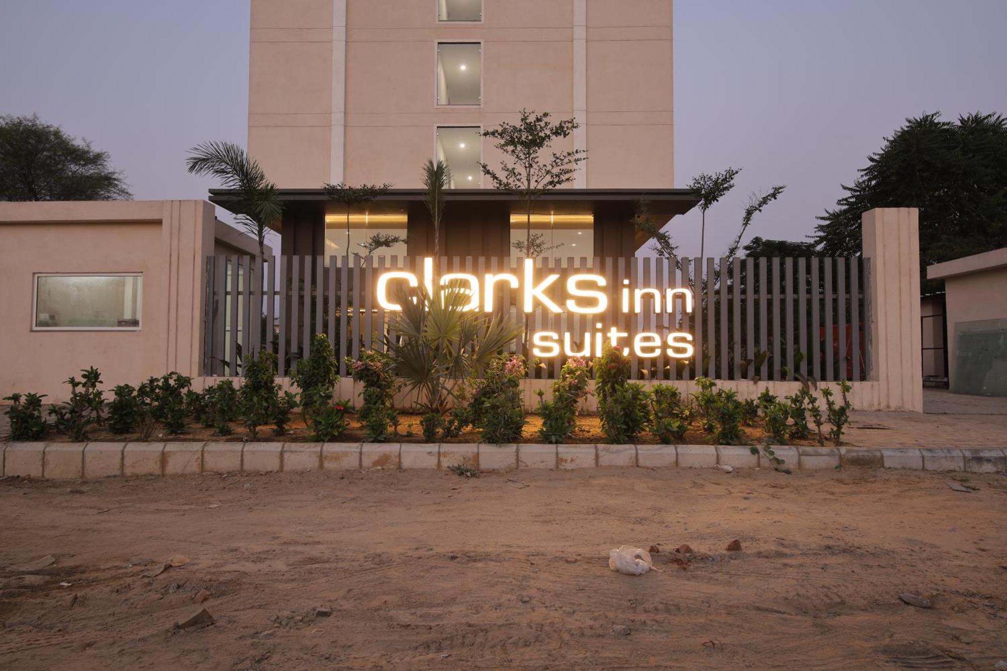 Clarks Inn Suites ג'איפור מראה חיצוני תמונה